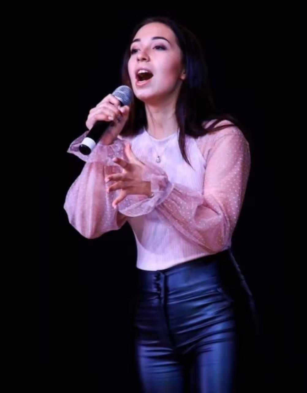 Conocer Mas Sobre Ella