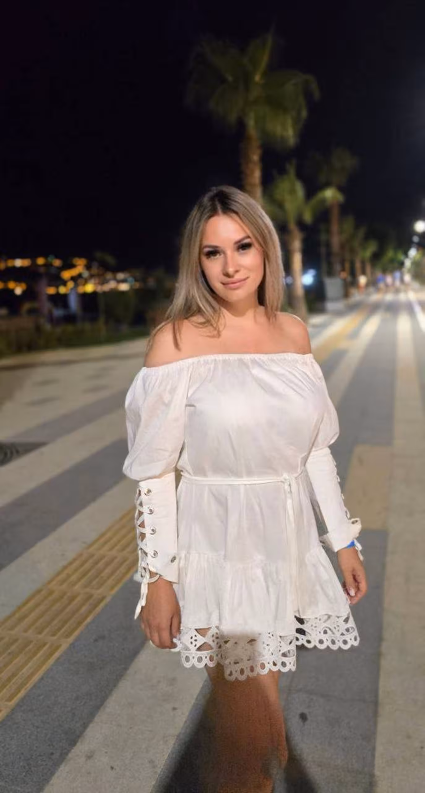 Visitar Perfil de la Senorita