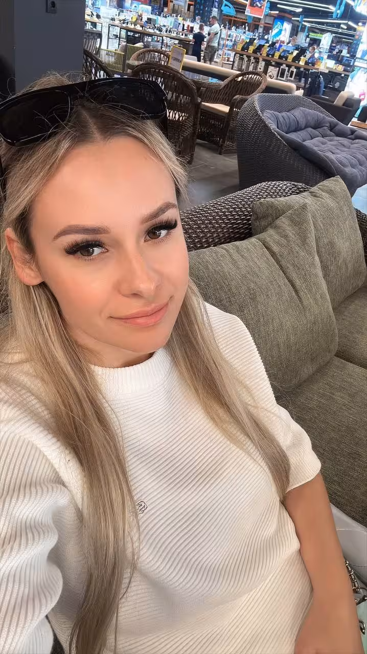 Visitar Perfil de la Senorita