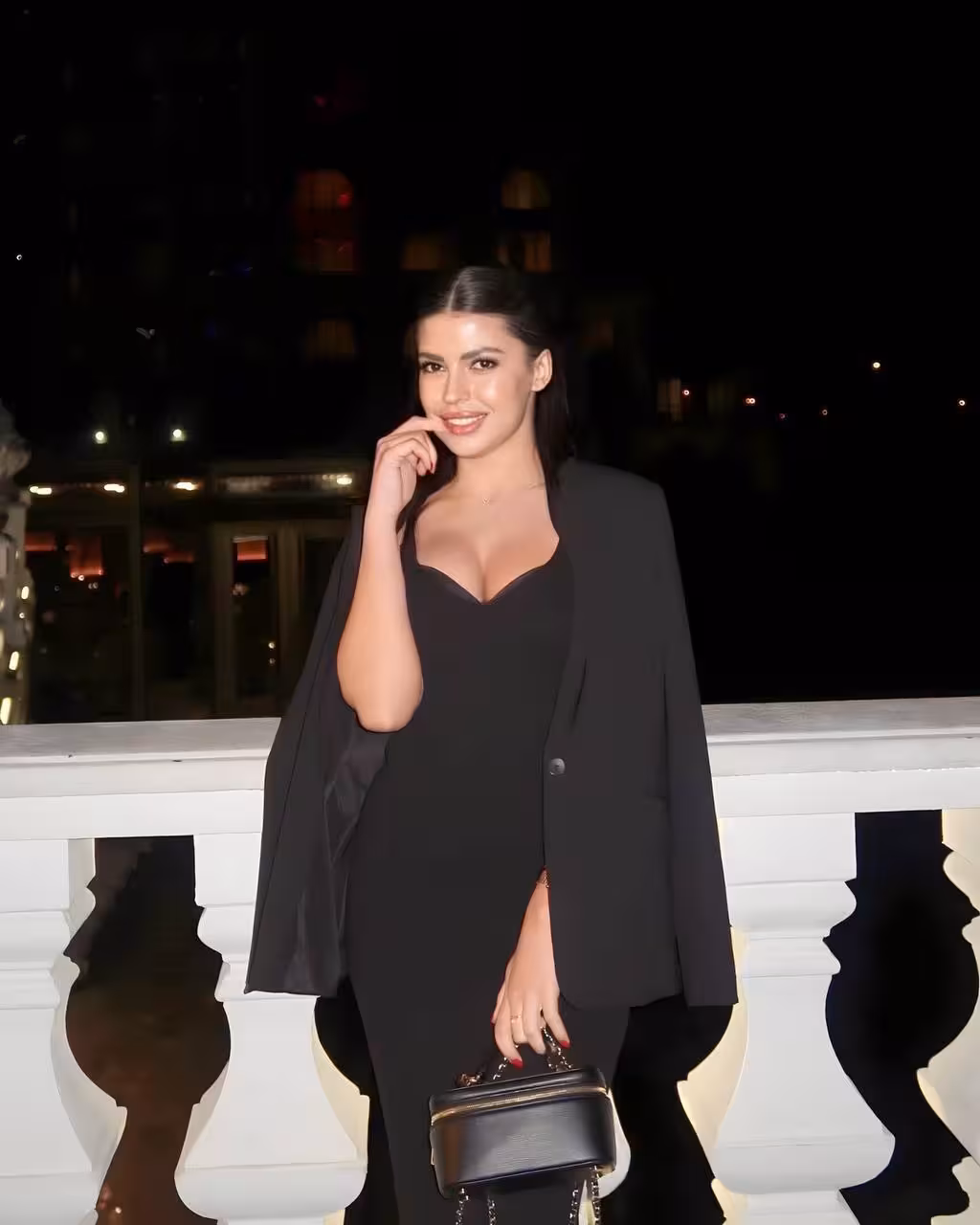 Visitar Perfil de la Senorita