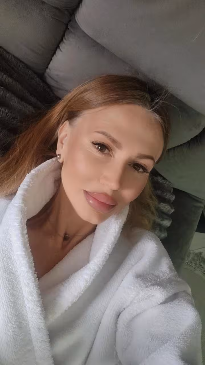 Visitar Perfil de la Senorita
