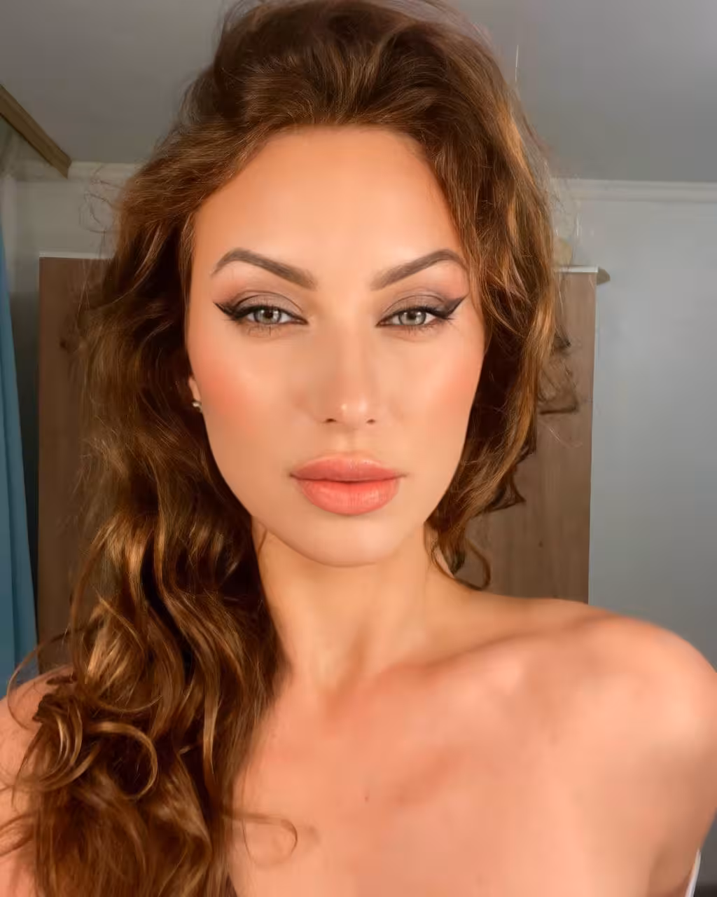 Visitar Perfil de la Senorita