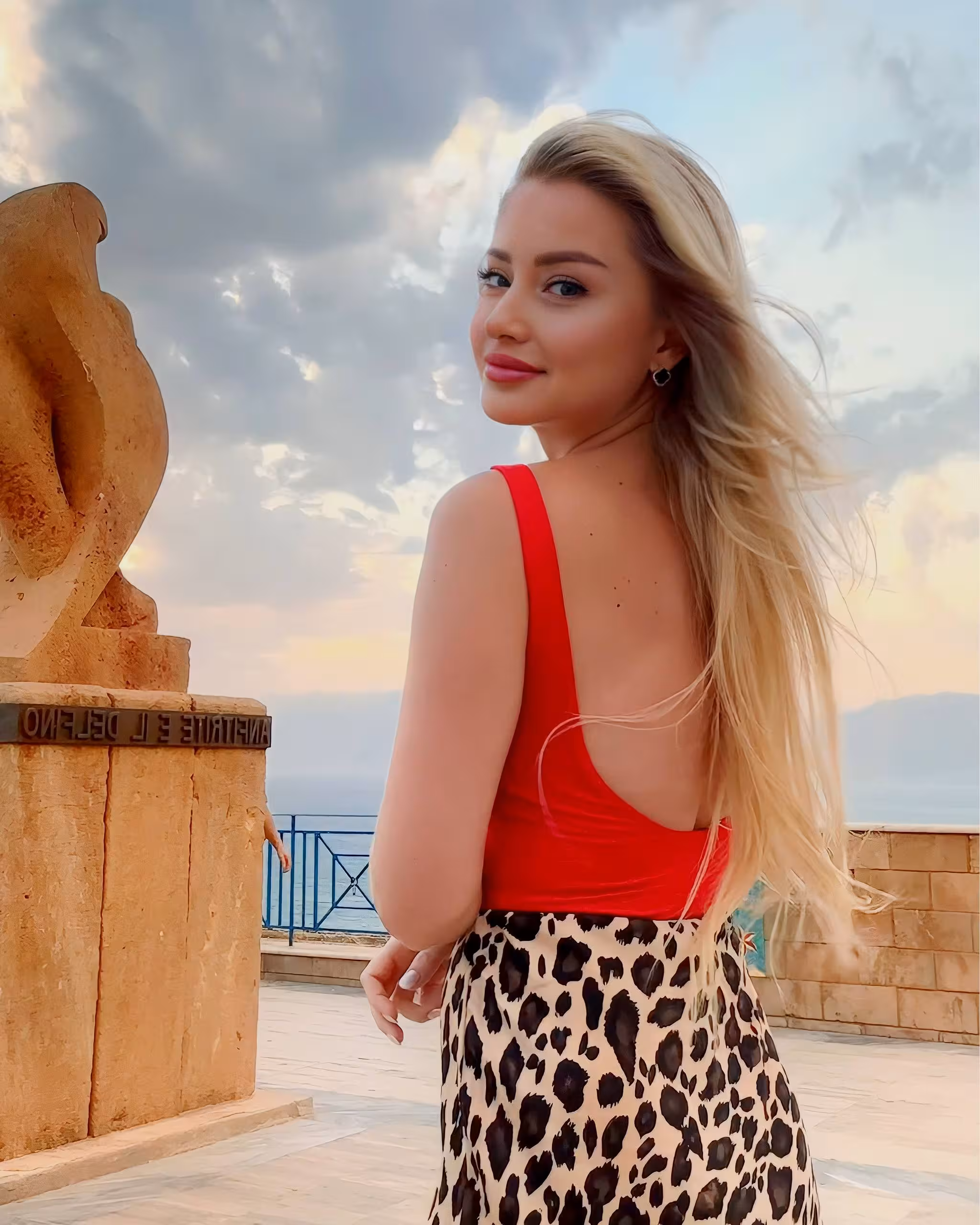 Visitar Perfil de la Senorita