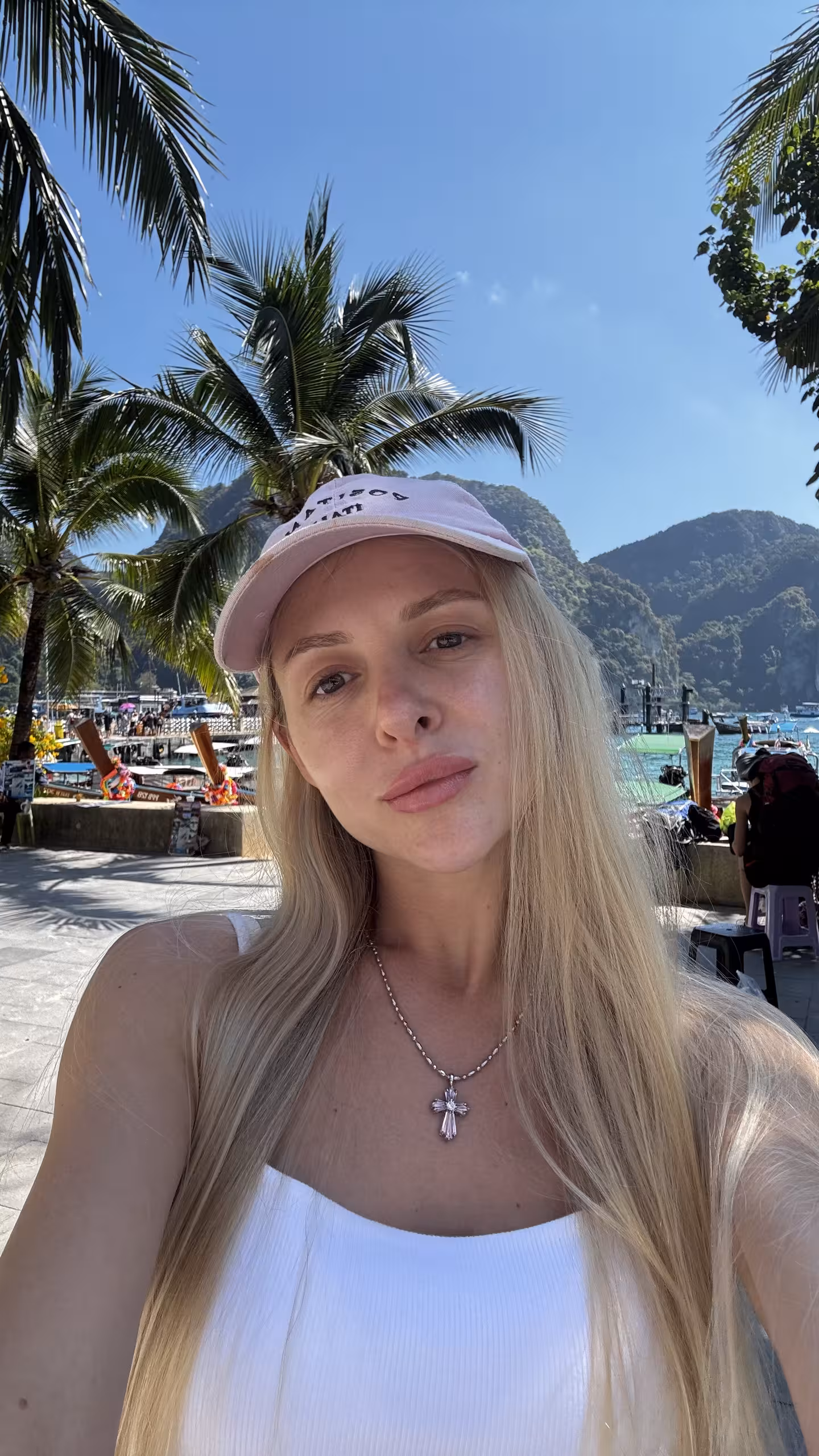 Visitar Perfil de la Senorita