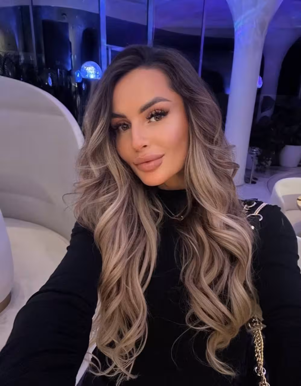 Visitar Perfil de la Senorita