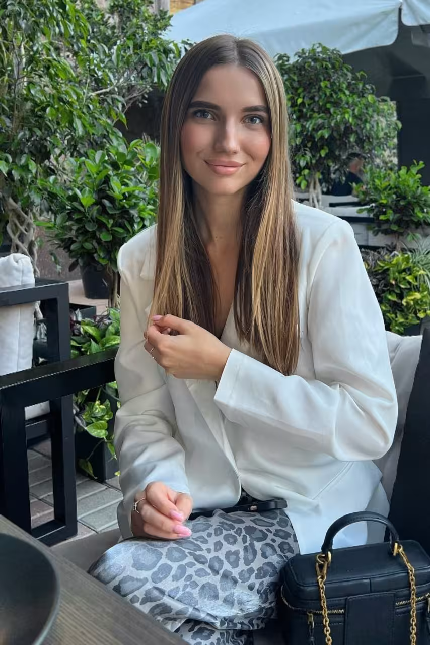 Visitar Perfil de la Senorita