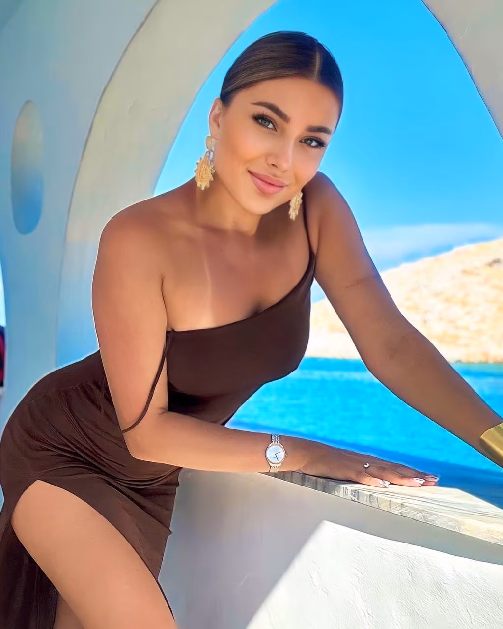 Visitar Perfil de la Senorita