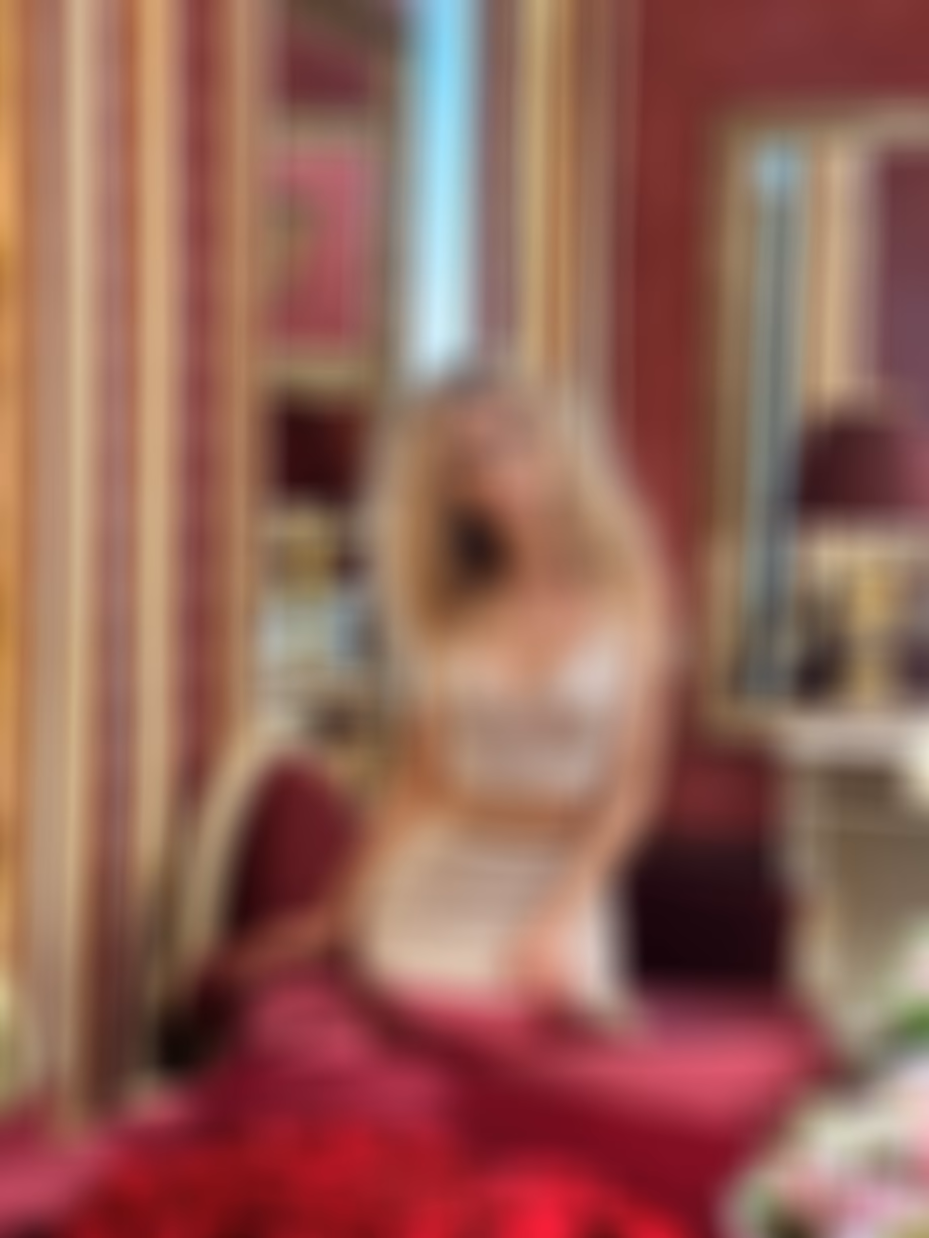 Visitar Perfil de la Senorita