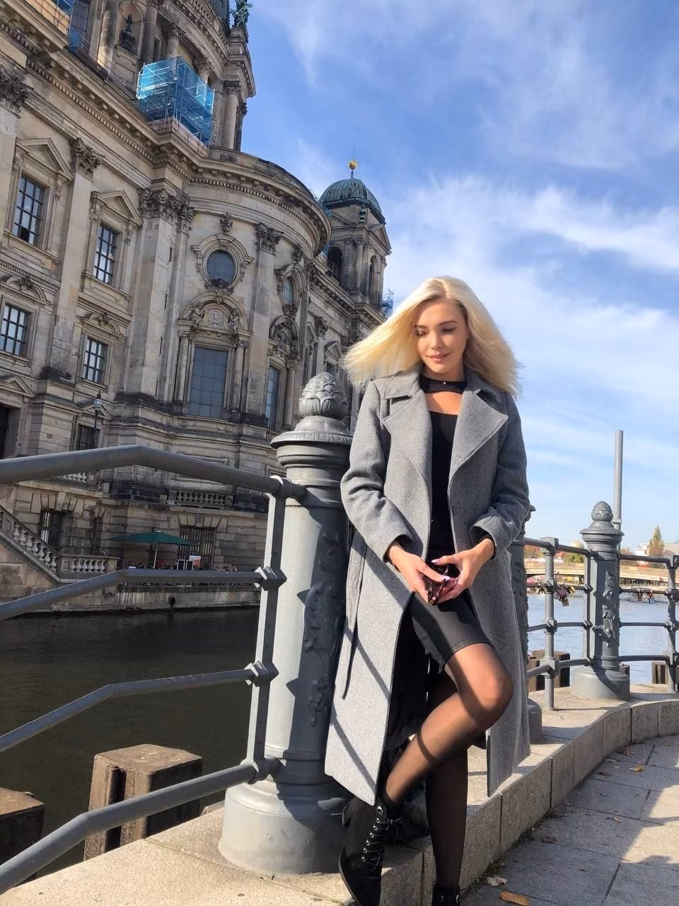 Visitar Perfil de la Senorita