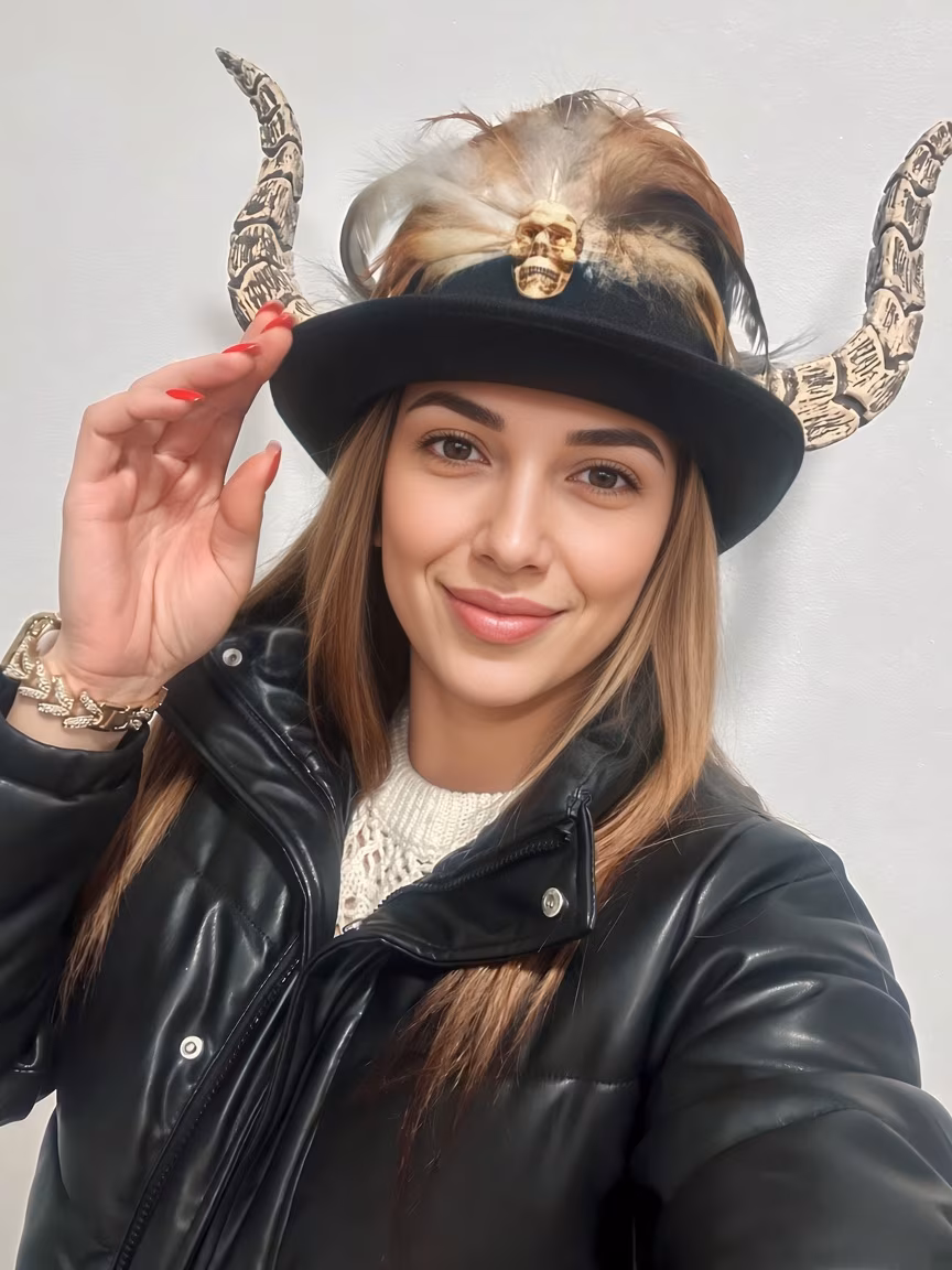Visitar Perfil de la Senorita