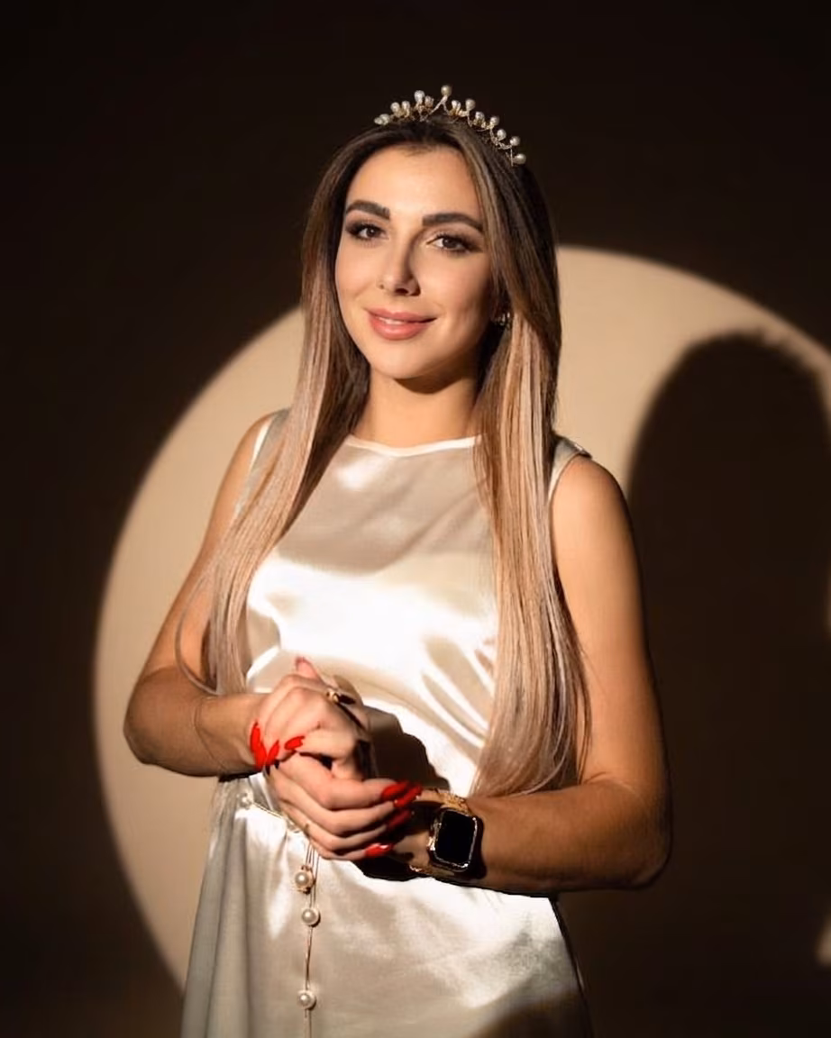 Visitar Perfil de la Senorita