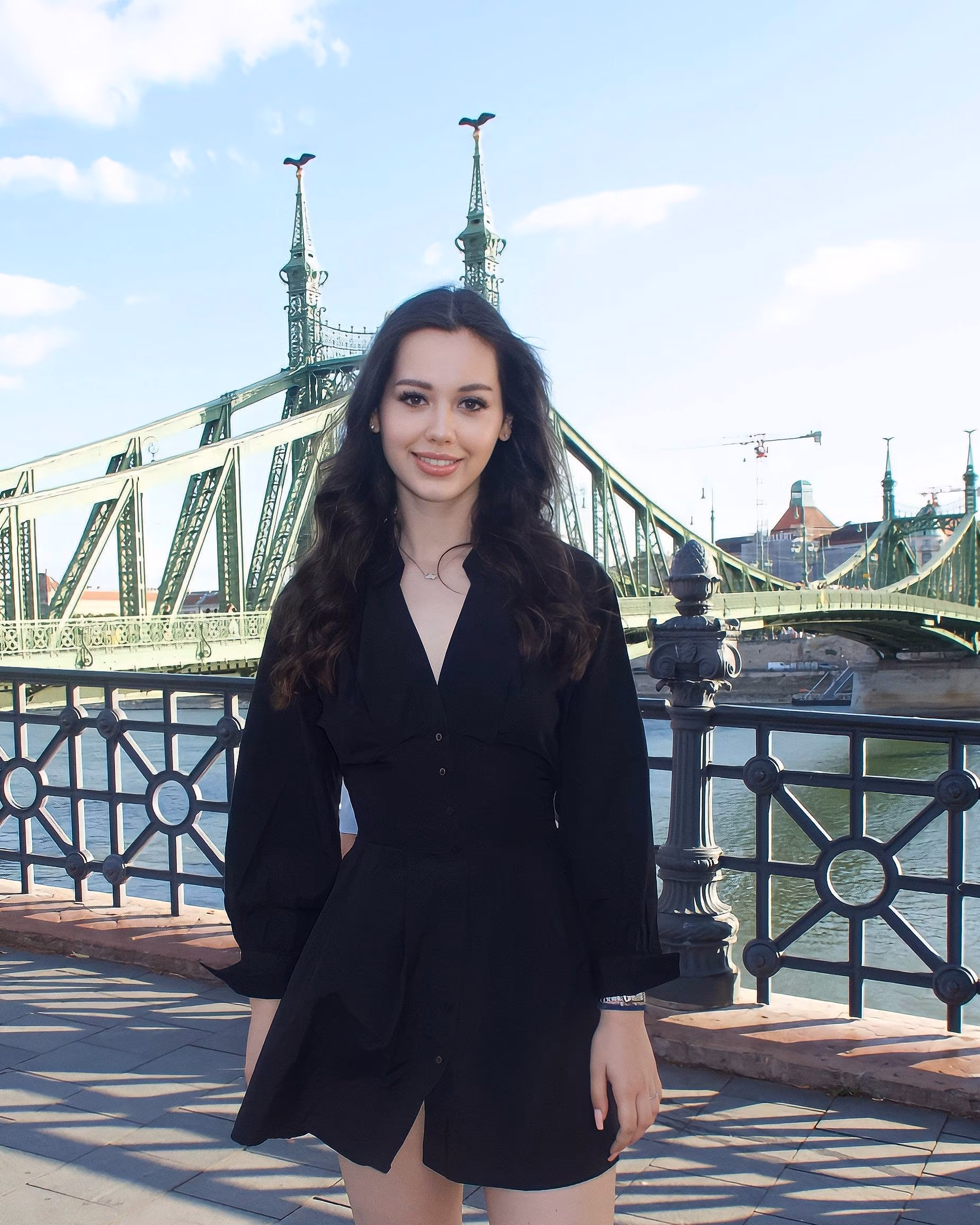 Visitar Perfil de la Senorita