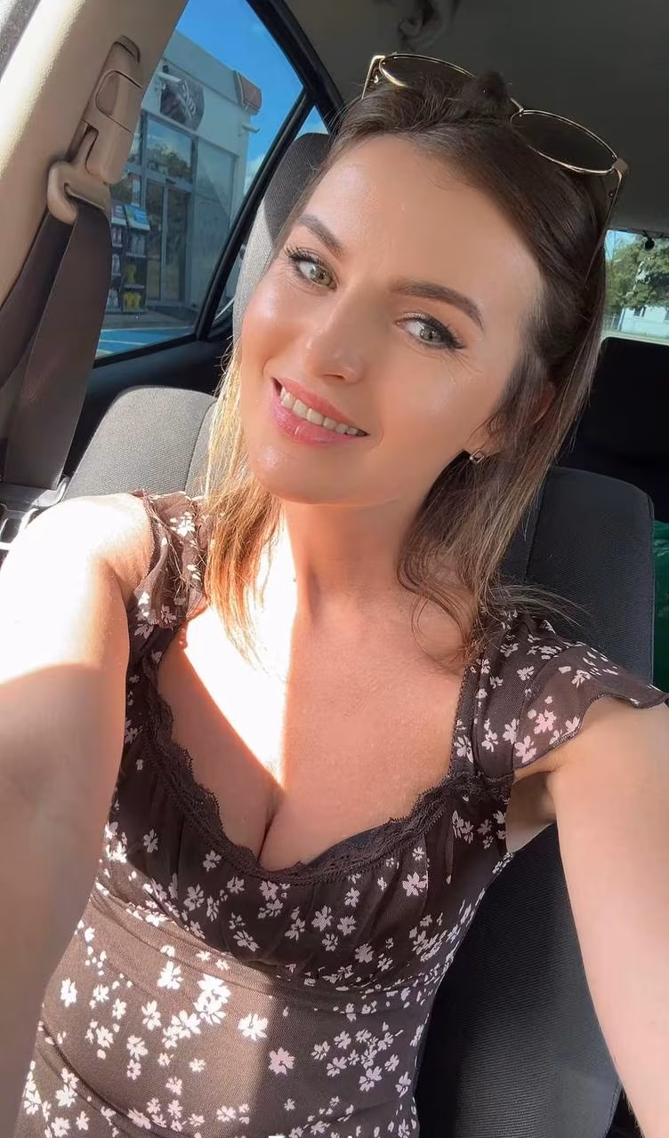 Visitar Perfil de la Senorita