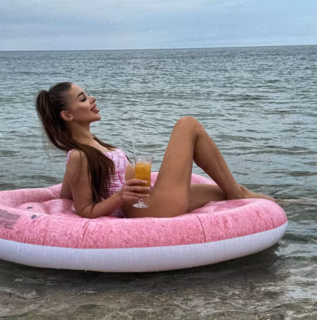 Visitar Perfil de la Senorita