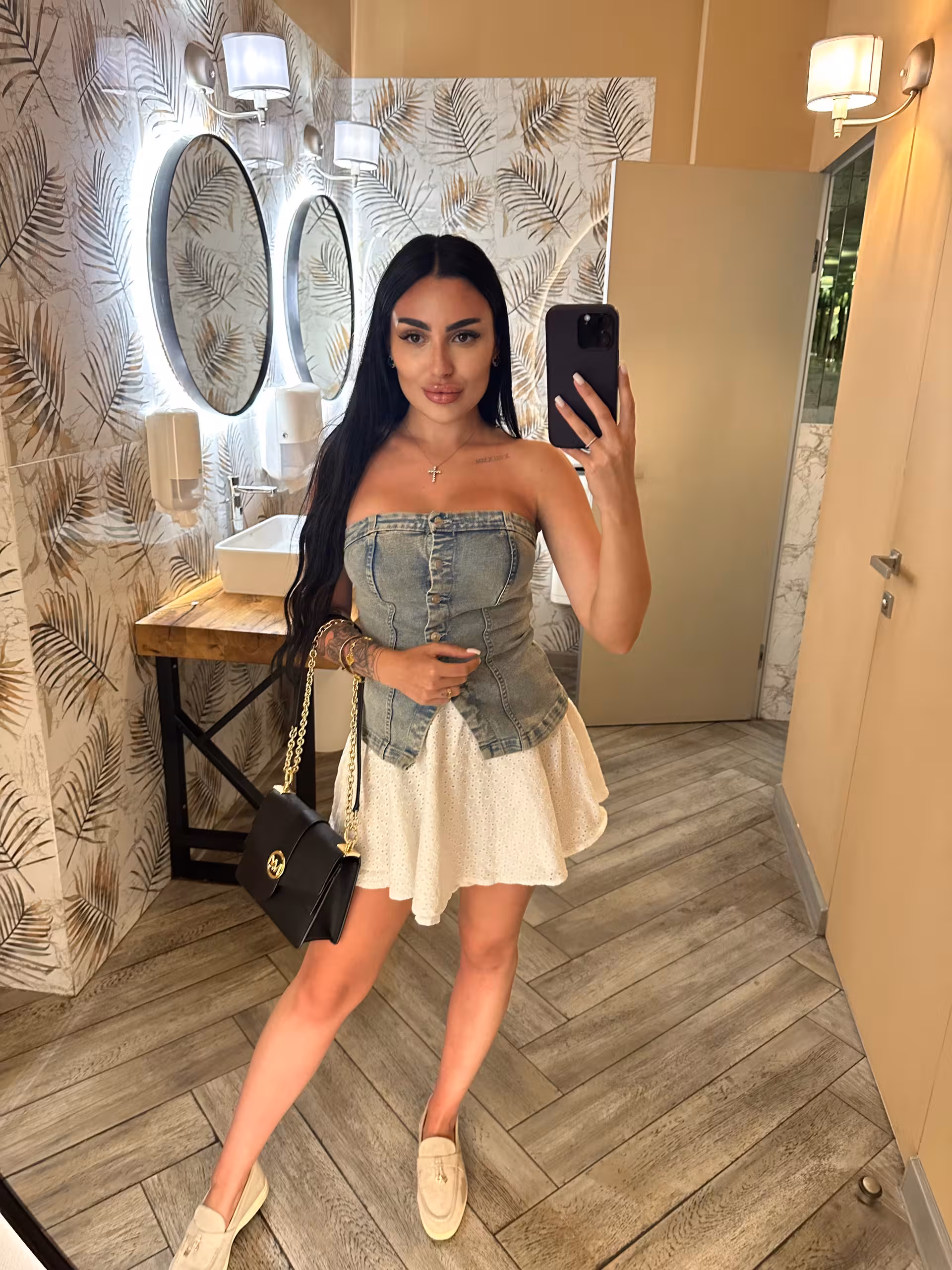 Visitar Perfil de la Senorita