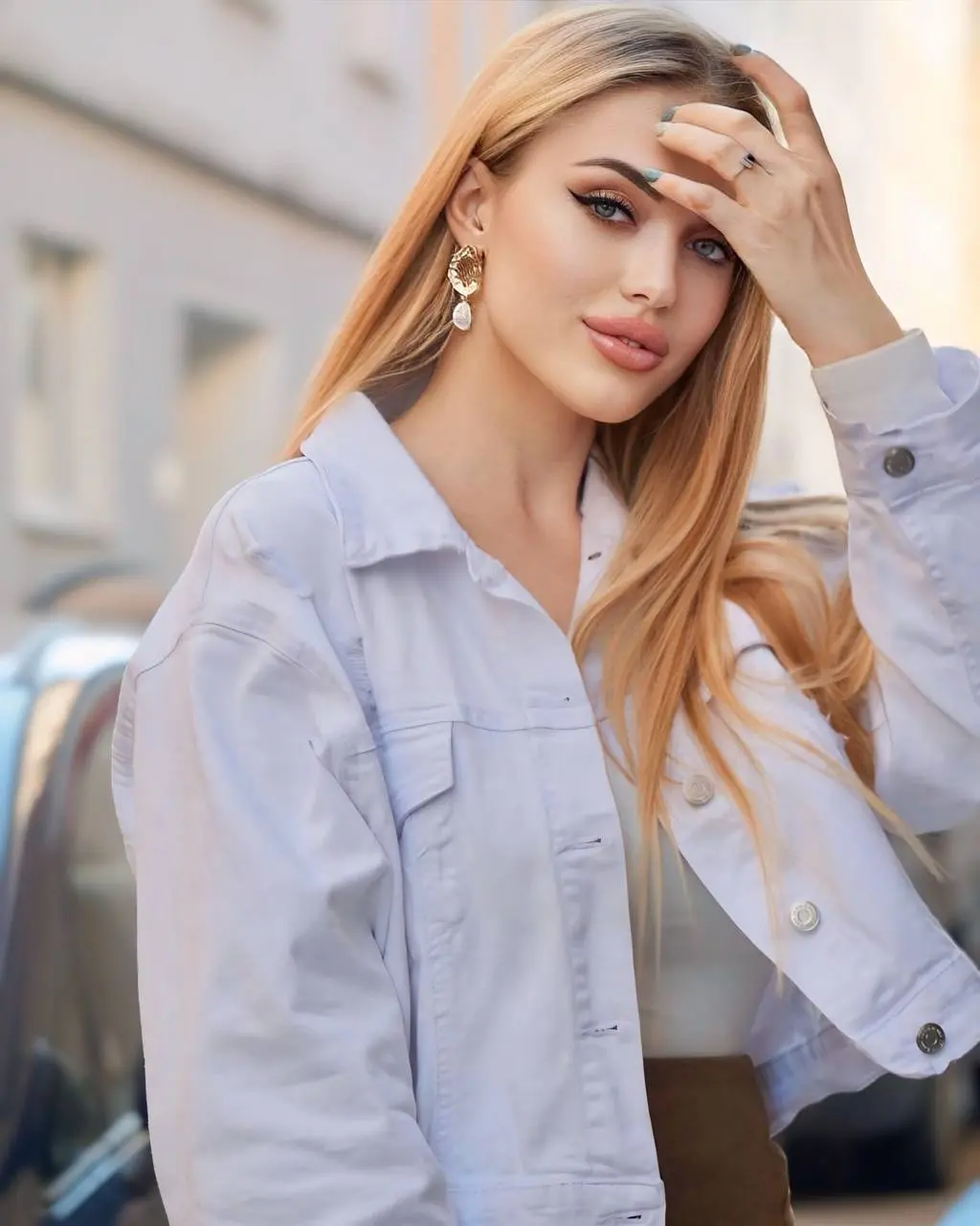 Visitar Perfil de la Senorita