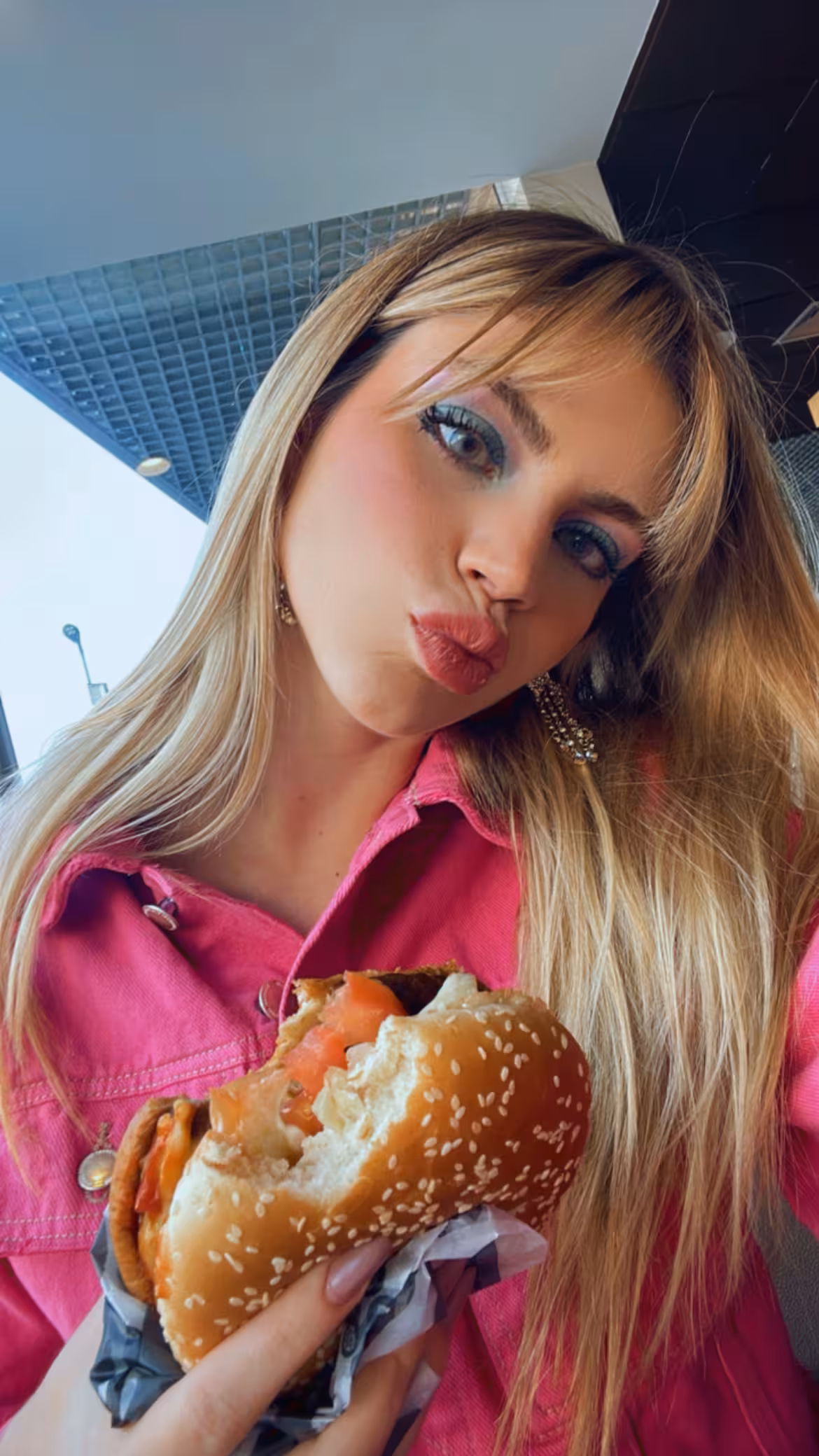 Visitar Perfil de la Senorita