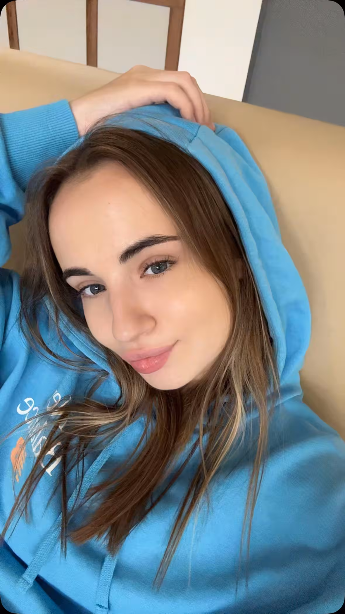 Anastasiia, 21, Chernihiv: mujer busca hombre seguro que valore ternura, lealtad y afecto genuino