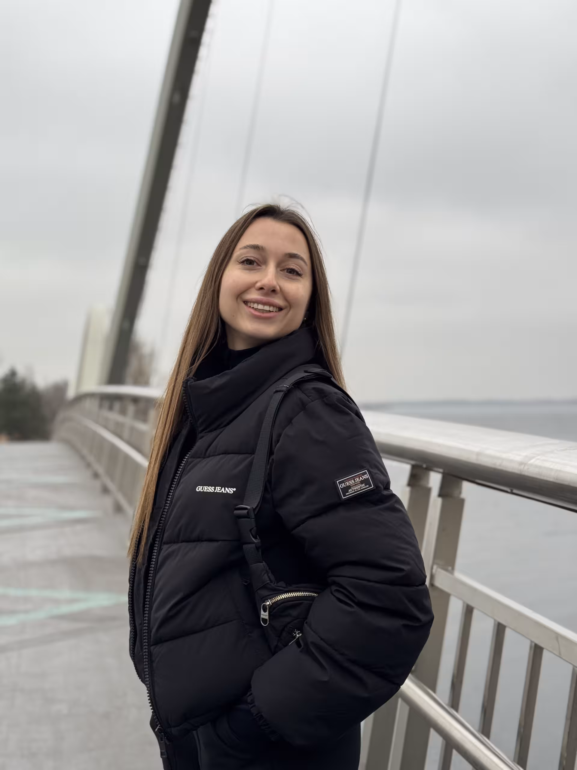 Yana, 28, Dnipro: mujer busca hombre auténtico, fácil de hablar, que sepa reír sin control